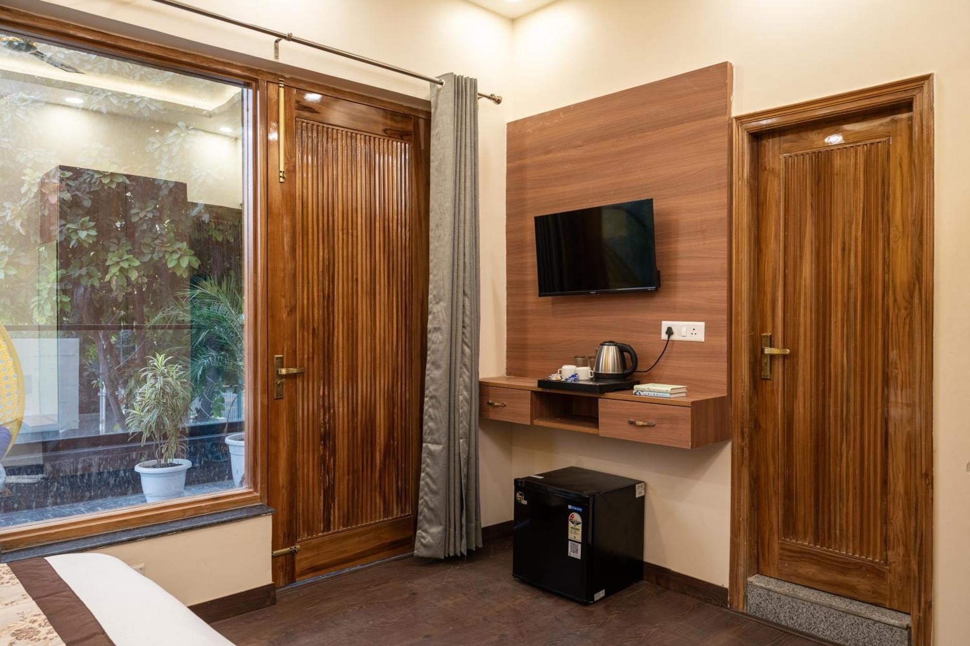 Lime Tree Hotel & One Bhk Serviced Apartment Noida - Sector 50 Metro Εξωτερικό φωτογραφία