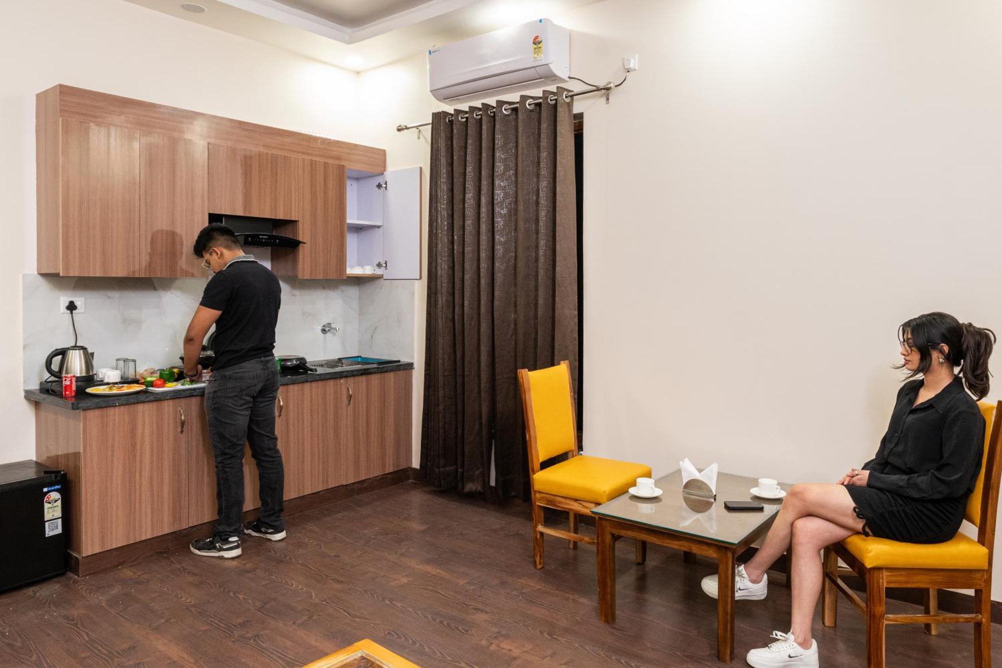 Lime Tree Hotel & One Bhk Serviced Apartment Noida - Sector 50 Metro Εξωτερικό φωτογραφία