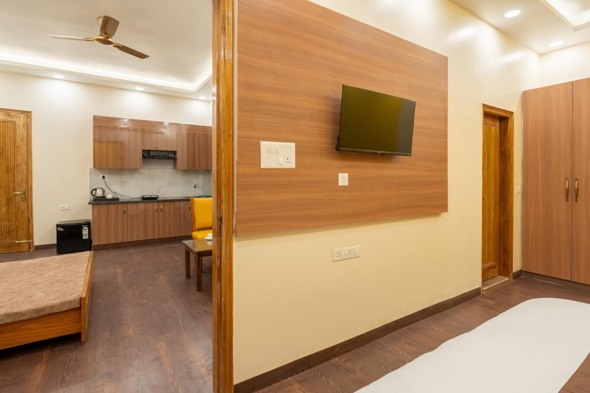 Lime Tree Hotel & One Bhk Serviced Apartment Noida - Sector 50 Metro Εξωτερικό φωτογραφία